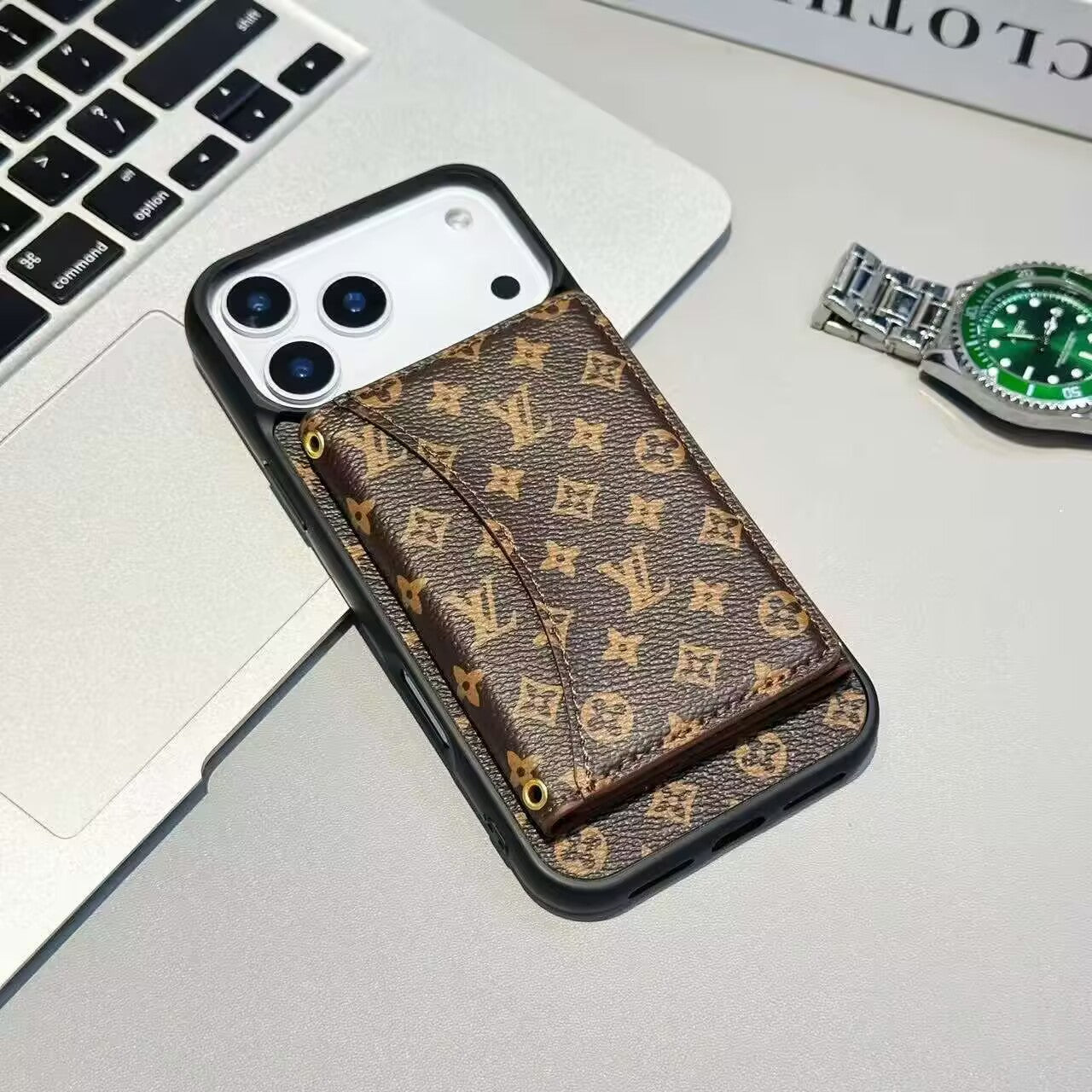 LV Iphone 17 With Card Holder