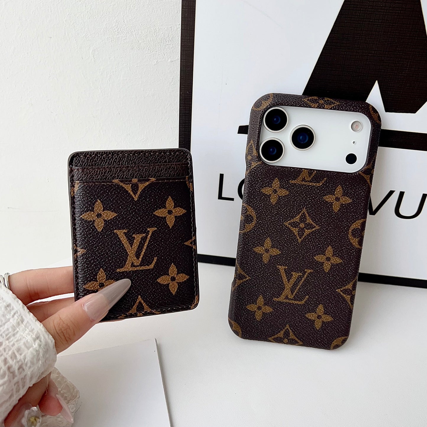 Louis Vuitton IPhone 17 Magsafe Case With Card Holder